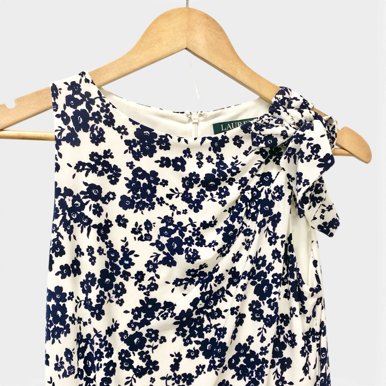 23b13 LAUREN RALPH LAUREN ローレンラルフローレン ノースリーブギャザードレスワンピース 花柄ロングワンピース 2サイズ ホワイト ネイビー レディース 女性用u02t
