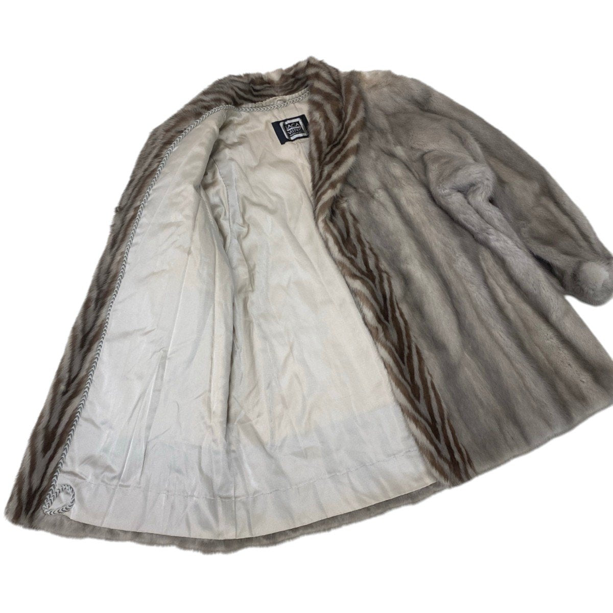 53i24 SAGA MINK サガミンク 銀サガ ゼブラ柄 サファイアミンク ファーコート サイズ13 シルバーグレー 本毛皮 Sapphire Mink Fur Zebra Design Coatt18r
