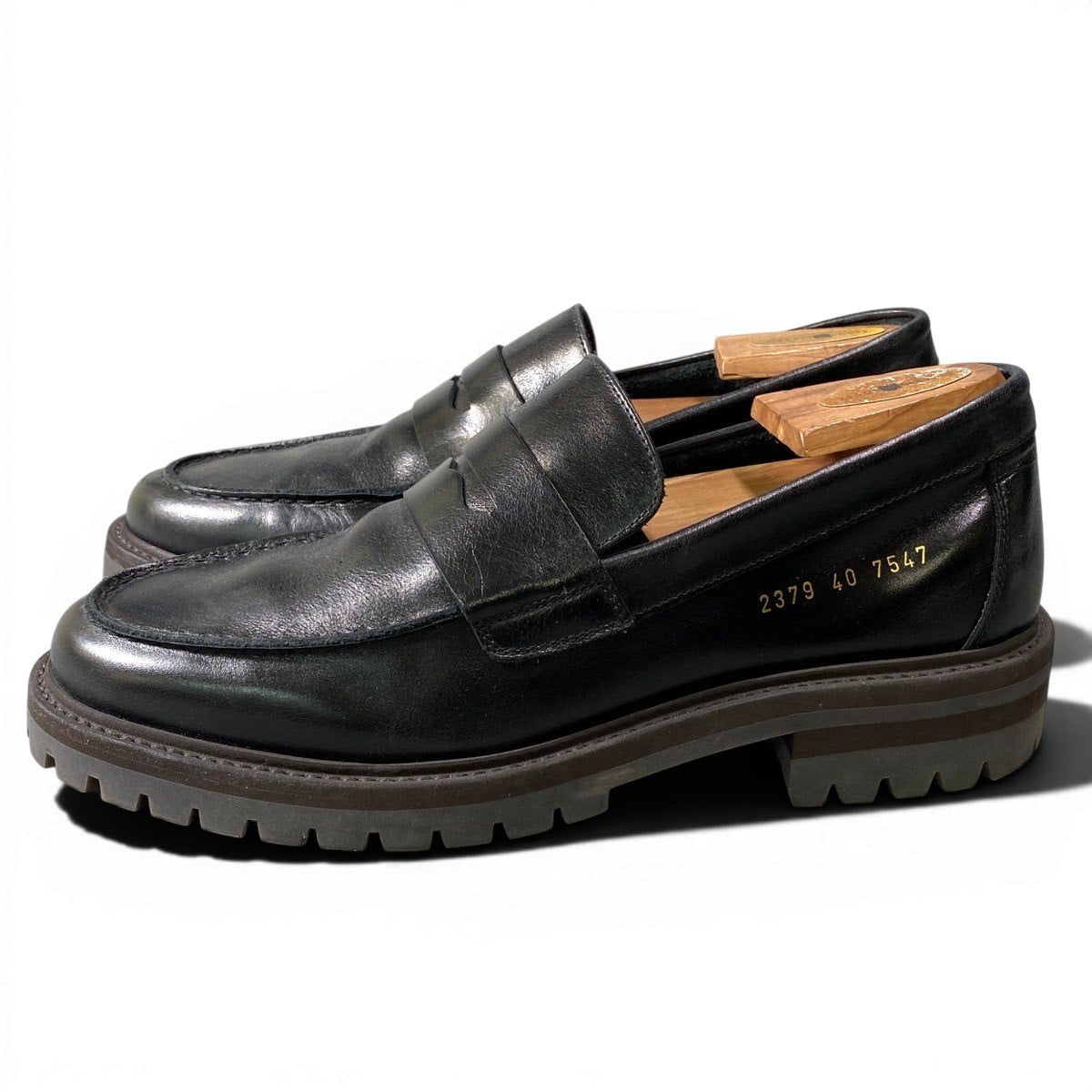 2g8【美品】COMMON PROJECTS コモンプロジェクト レザーコインローファー レザー シューズ 2379 7547 40サイズ ブラック レザー メンズ 男性用o07t