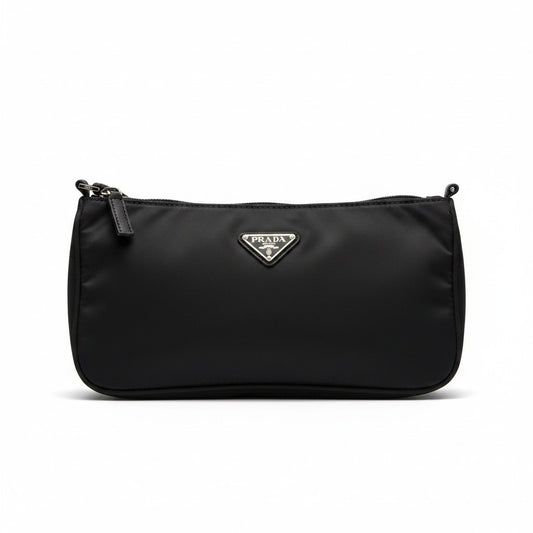 g31 PRADA アクセサリーポーチ ショルダーバッグ 三角ロゴプレート ナイロン ブラック ナイロン レディース 女性用ta1