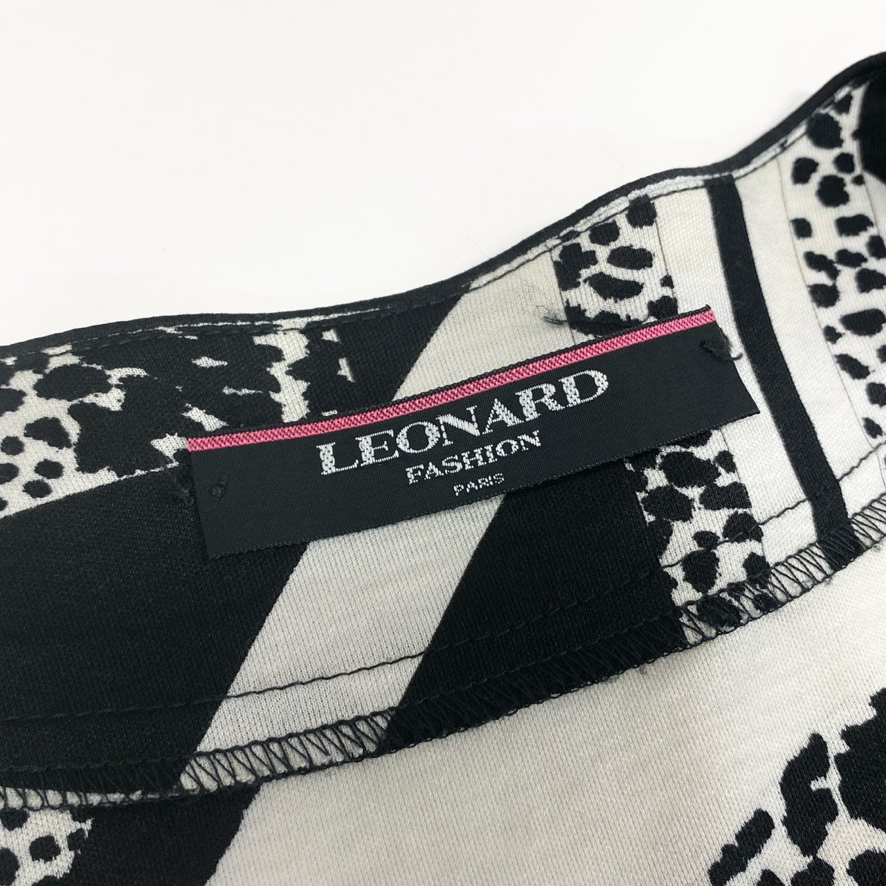 6b12 LEONARD レオナール 半袖カーディガン 美しいプリント チュニック丈 総柄 0359139 Lサイズ ホワイト ブラック コットン100％ レディース 女性用u02t