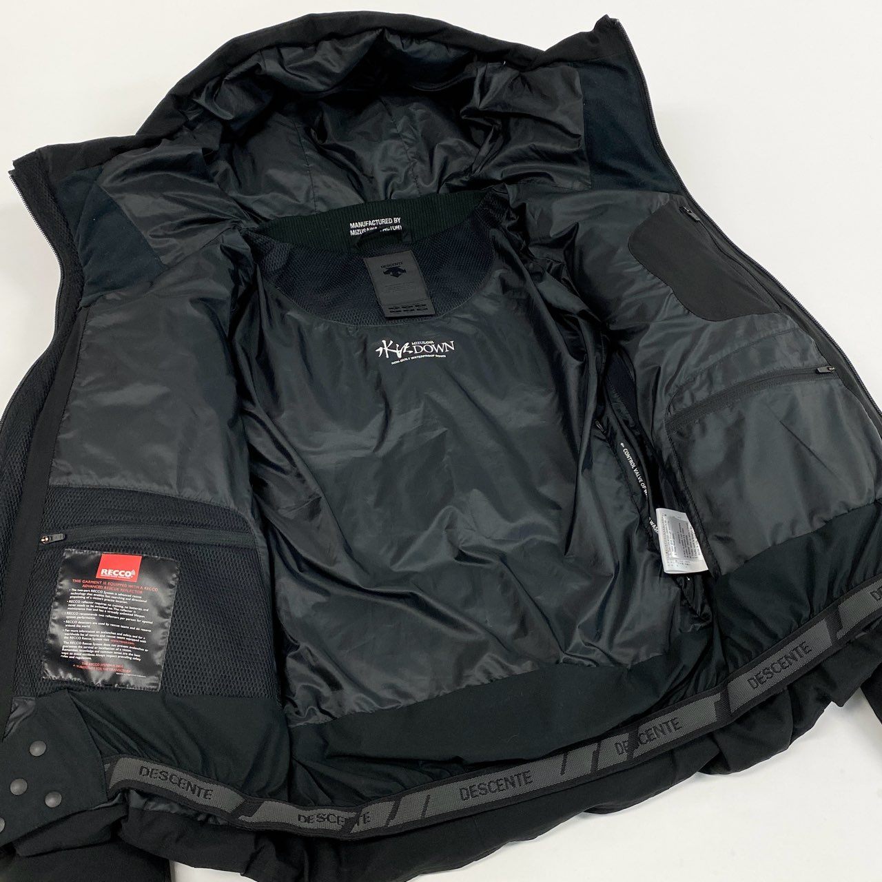 46L16 DESCENTE デサント 水沢ダウンマウンテニアー ダウンジャケット ダウンコート フーディージャケット アウター DALT3270 Sサイズ ブラック メンズo07t