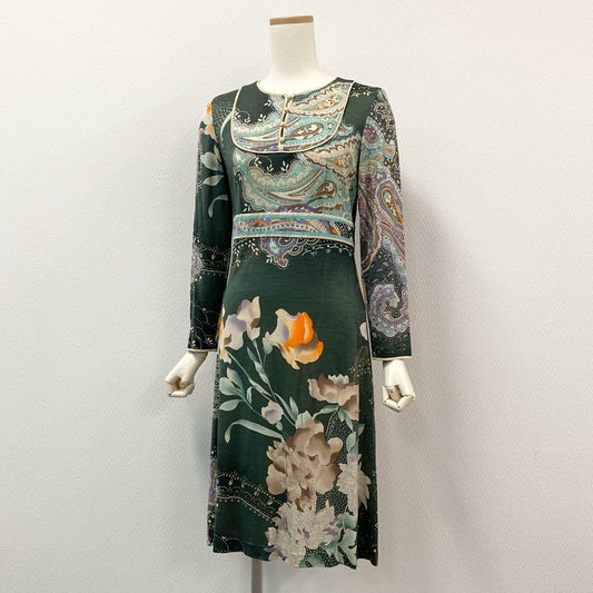85i12 LEONARD レオナール 長袖ワンピース 総柄 薄手ワンピース 花柄 ペイズリー柄 シルク混紡 レディース 女性用 0340110 M グリーン系u02t