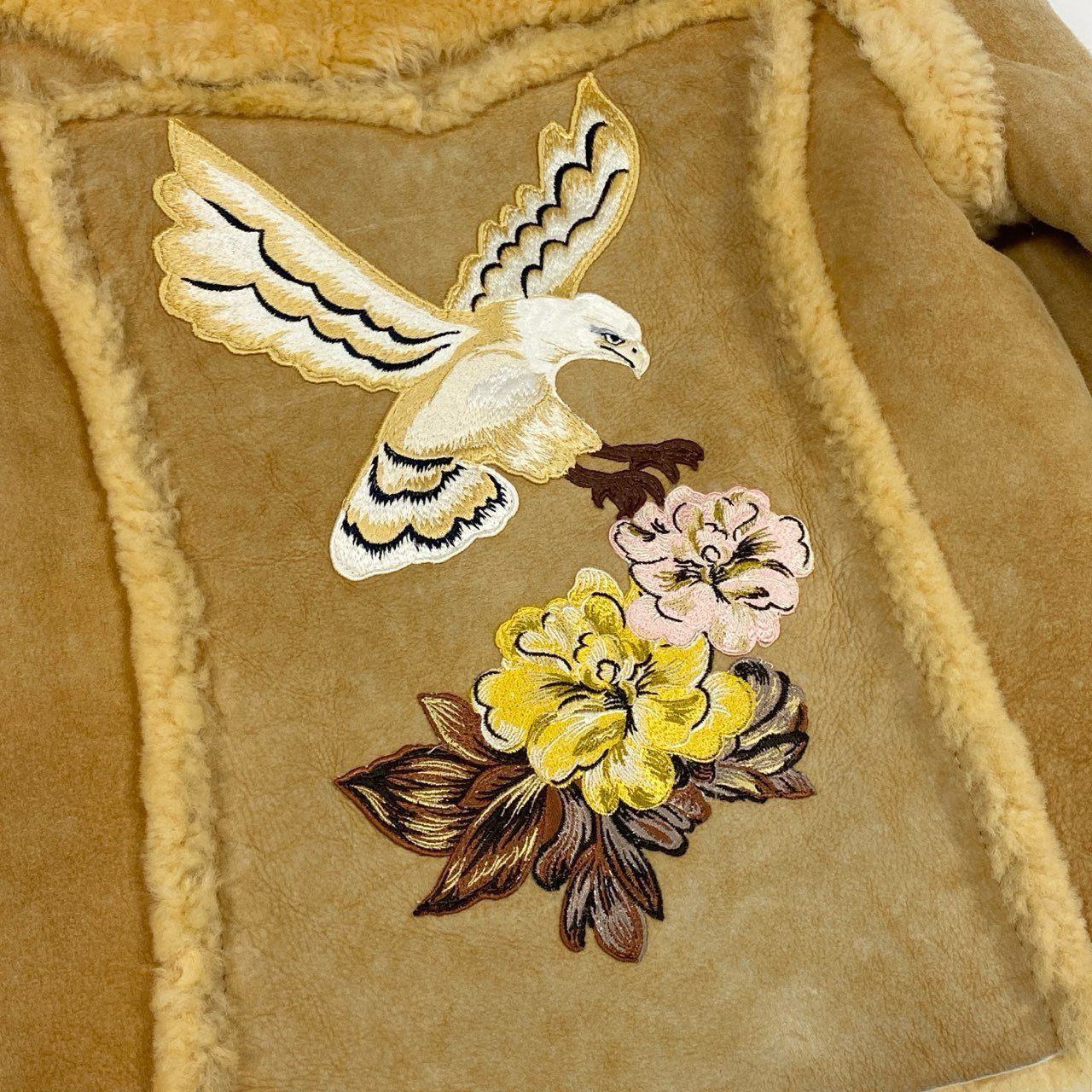 53a19 COACH コーチ Eagle Raggedy Shearling Jacket ムートンジャケット 鷹 花柄刺繍 イタリア製 レディース 女性用 サイズ2 ベージュ 本革 羊革u02t