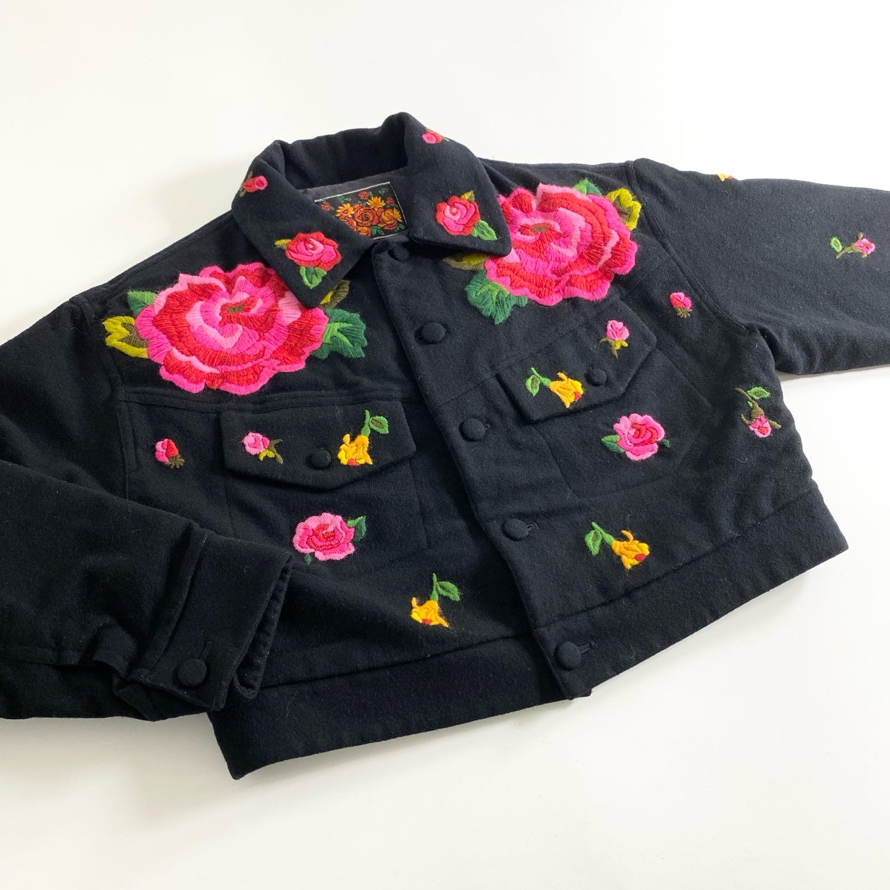 75e8 i.s. アイエス ISSEY MIYAKE イッセイミヤケ アーカイブ 花柄刺繍 短丈ジャケット 9 ブラック バラ 薔薇 flower jacket ヴィンテージ Vintage