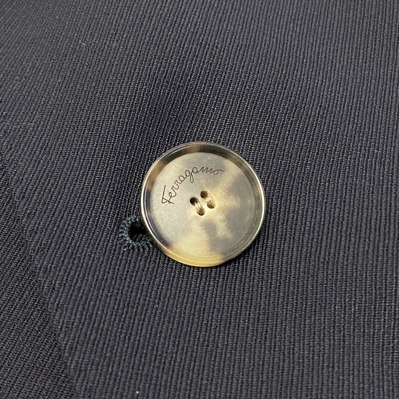 86a16 【美品】 Salvatore Ferragamo サルヴァトーレフェラガモ チェスターコート ロングコート メンズ 紳士服 8REG/50 ネイビーo07t