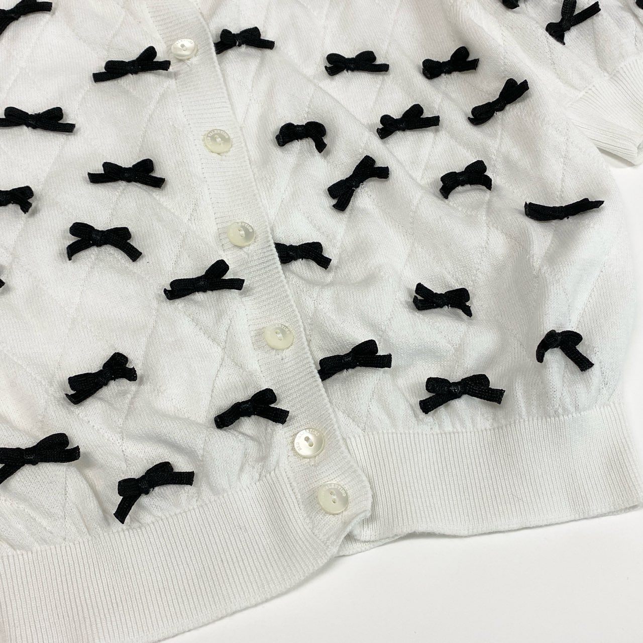 7i25 《美品》RED VALENTINO レッドヴァレンティノ 半袖カーディガン ニットカーディガン ボレロ リボン Sサイズ ホワイト ブラック レディースk02i