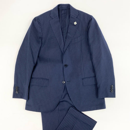 75i8 《美品》 LARDINI ラルディーニ ブートニエール付 セットアップ スーツ ストライプ柄 イタリア製 JH801AQ 48 ネイビー ウール メンズo07t