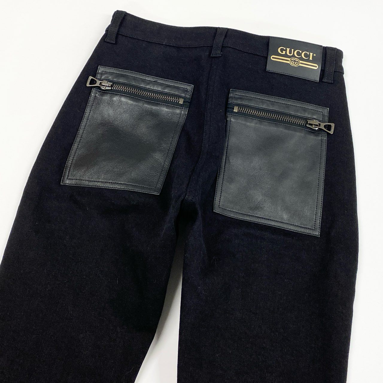 55L23【美品】GUCCI グッチ ジップディテールスティラップトラウザーズ デニムパンツ ボトム スキニー 26サイズ ブラック レディースo07t