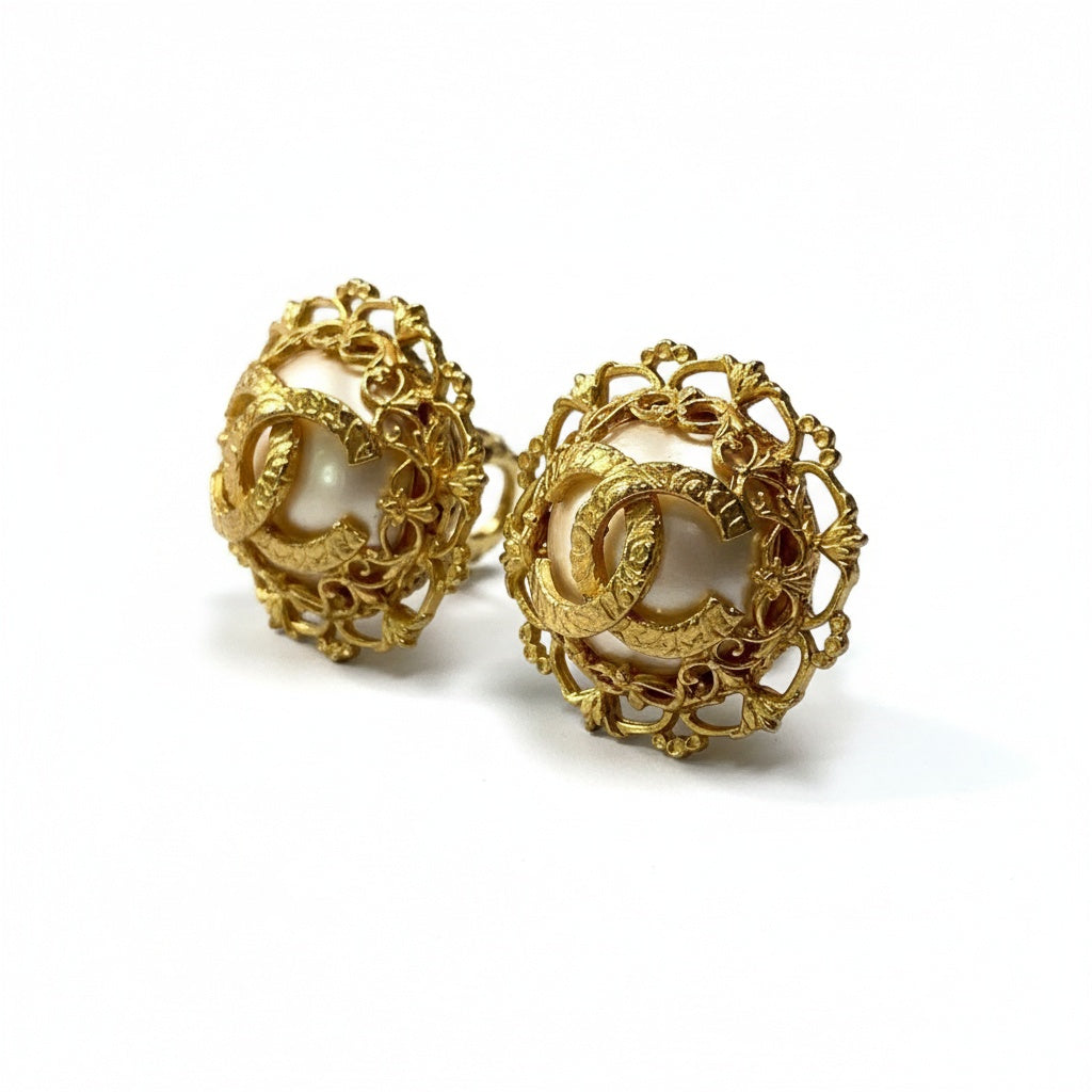b5 Vintage Chanel 1993 Pearl Design Large Coco Mark Earringsta1