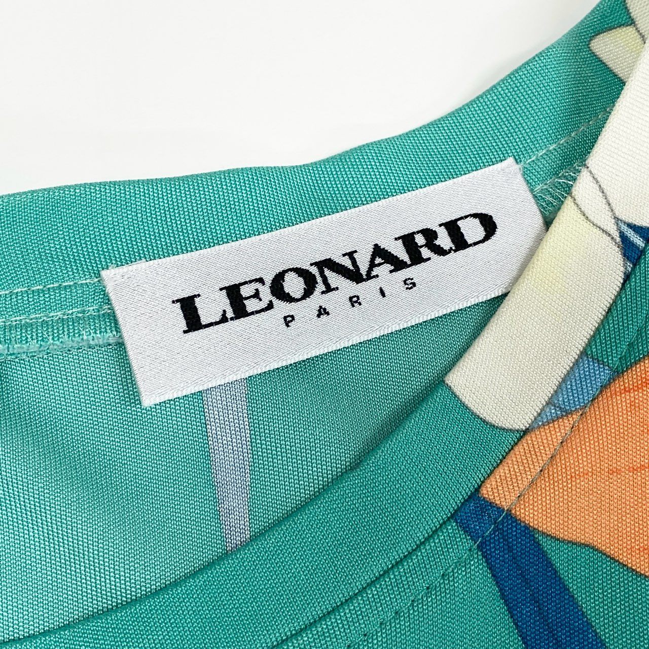 56d13 LEONARD PARIS レオナール フレアスリーブ シルクワンピース 美しい花柄プリント 異素材切替 サイズ42 グリーン系 レディース 女性用u02t