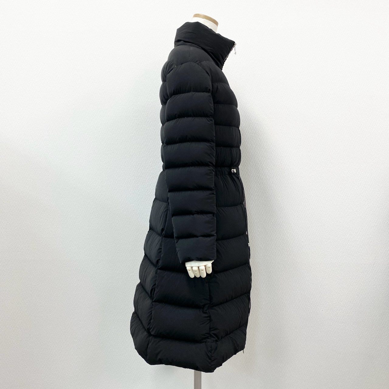 23l14 MONCLER モンクレール 22年 EMPARIS ダウンコート ロングコート ロゴワッペン ウエスト ドローストリング H20931C00049 サイズ00 ブラック レディース