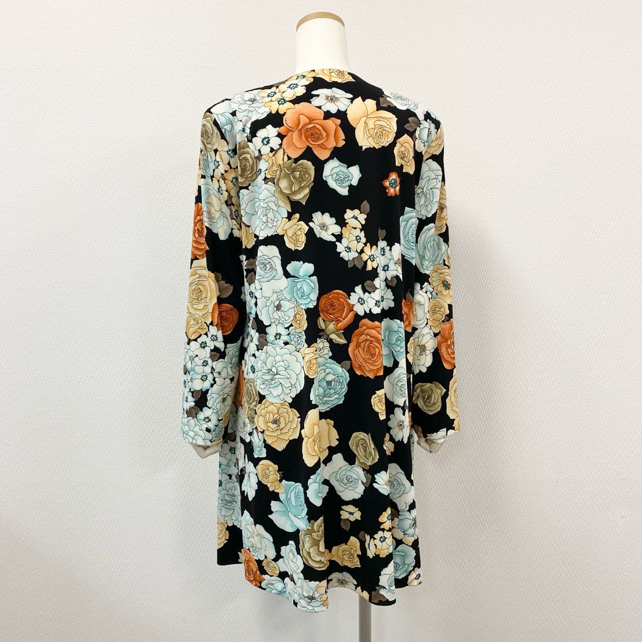 41i26 《極美品》 LEONARD レオナール カンカン素材 薄手コート ロングカーディガン 美しい花柄プリント 0161310 サイズL マルチカラー レディースu02t