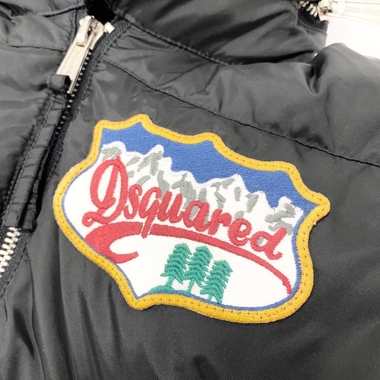 77L9 DSQUARED2 ディースクエアード ダウンジャケット フード付 2way ワッペン ショートダウン アウター メンズ 紳士服 42 ブラックu02t