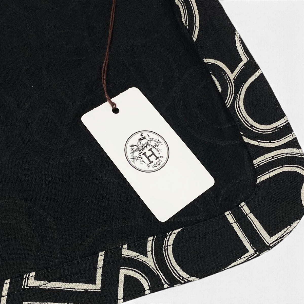 j29 【新品保管品】HERMES 2026年 マキシTシャツ マイヨンエケストル トップス 6H4625DG 34サイズ ブラック コットン100％ メンズ 男性用k02i