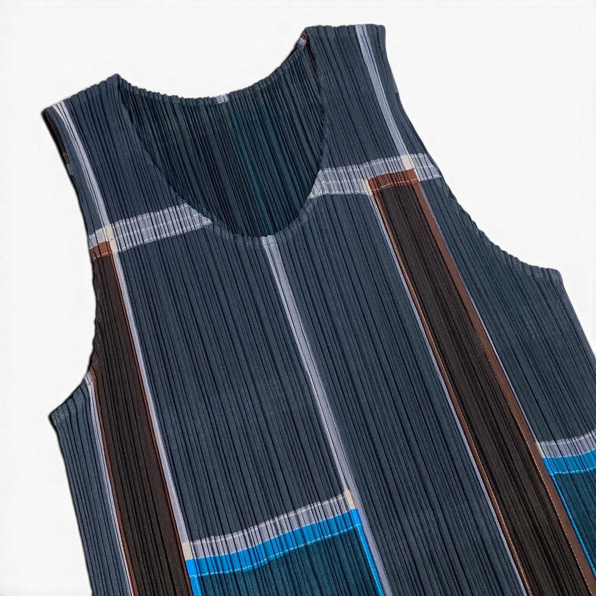 Af5 PLEATS PLEASE プリーツプリーズ ノースリーブ プリーツカットソー  PP64-JK541 サイズ3 カーキ ポリエステル100％ レディース 女性服u02t