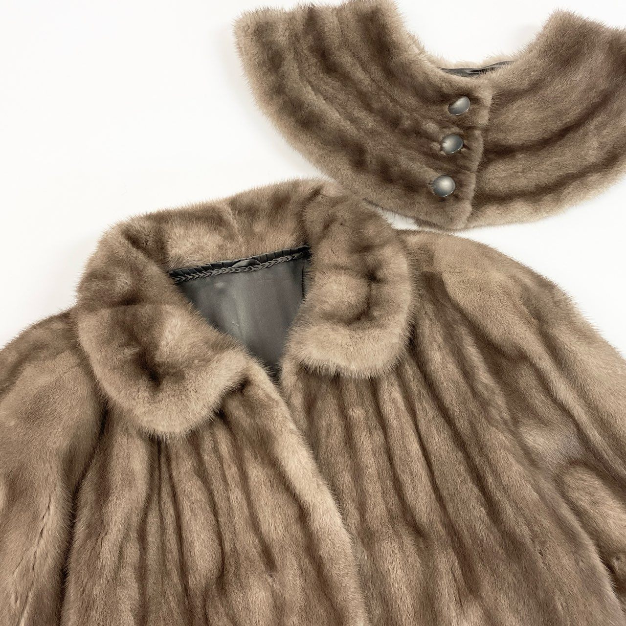 82a27 SAGA MINK サガミンク 銀サガ 衿付き サファイアミンク 丈120cm 裾フリル 超ロングコート サイズ13 シルバーグレー 最高級本毛皮 Mink Fur Long Coatt18r