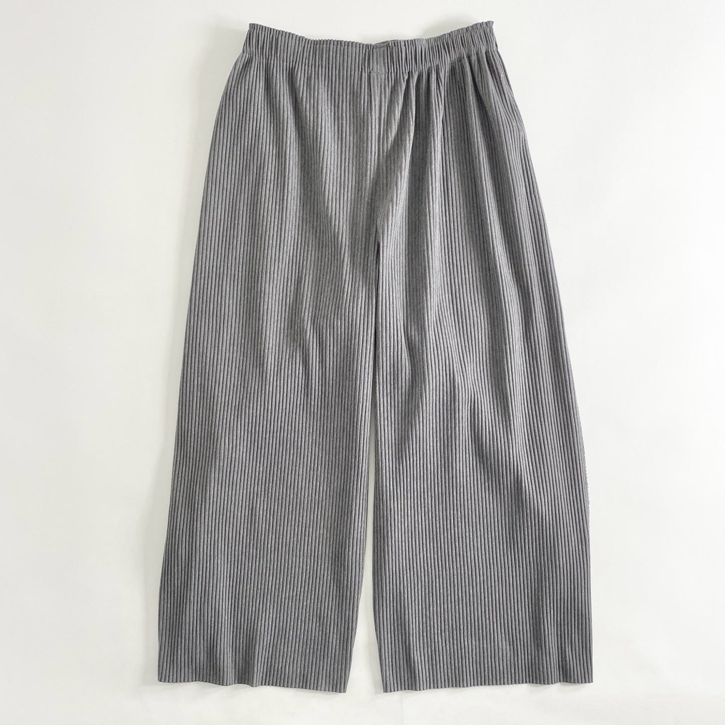 10c14 me ISSEY MIYAKE ミーバイ イッセイミヤケ クロップド プリーツパンツ グレー 紐ベルト PLEATS PANTS MI73FF522