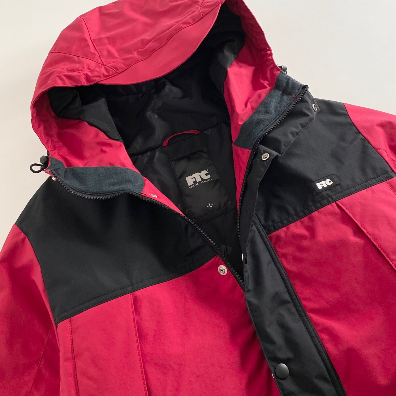 68L2 FTC エフティーシー WATERPROOF 3L MOUNTAIN JACKET ダウンジャケット L レッド アウター 羽織 上着