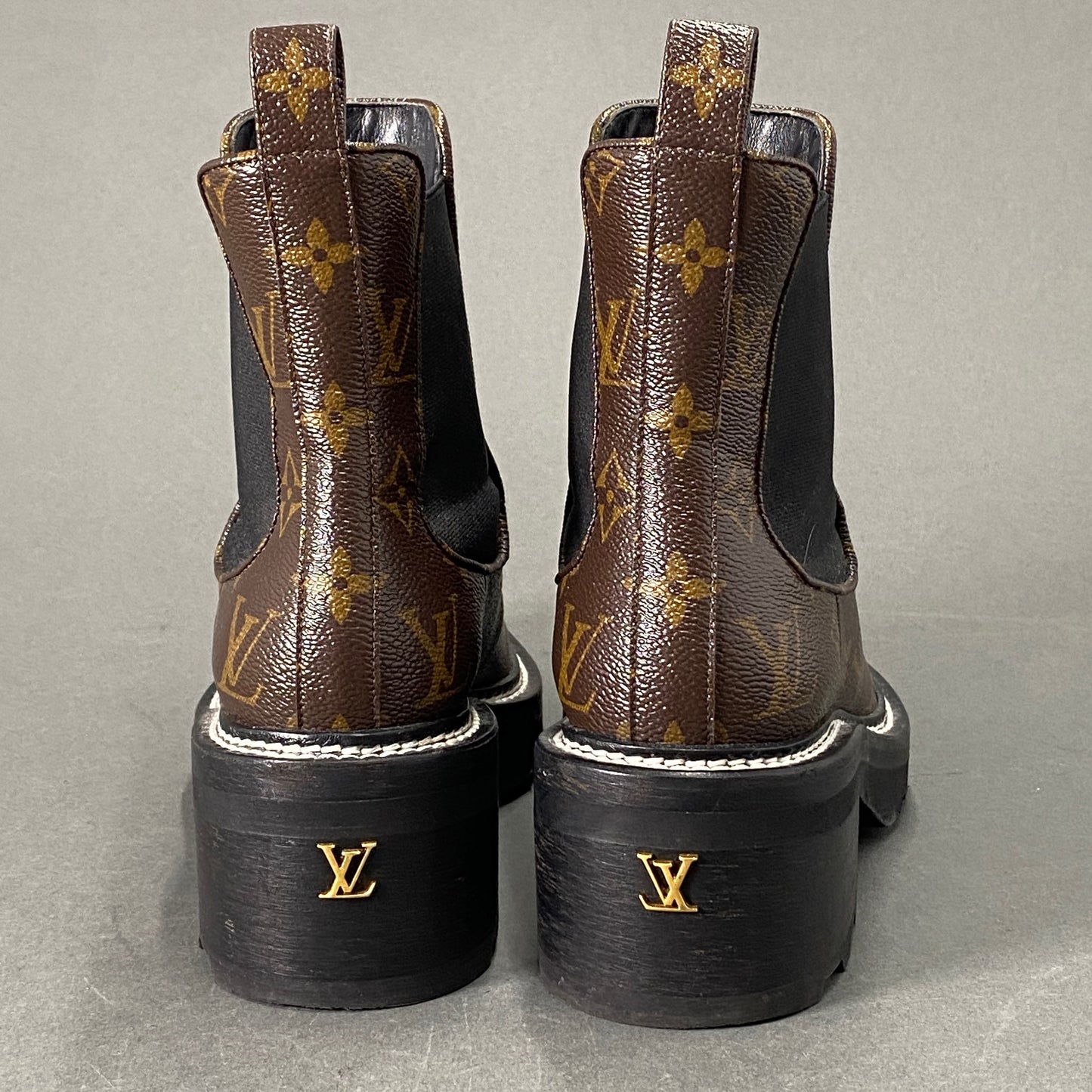 k14 定価\240,900 LOUIS VUITTON ルイヴィトン LV ボブール ライン アンクルブーツ 1A8QCN 24.0cm ブラウン パテント モノグラム サイドゴア レザーパッチ ハイブランド