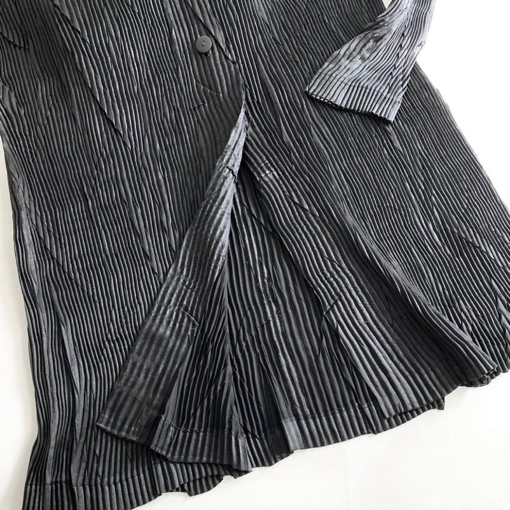 63j8 《美品》 ISSEY MIYAKE イッセイミヤケ プリーツロングコート M ブラック PLEATS PLEASE スプリングコート 日本製