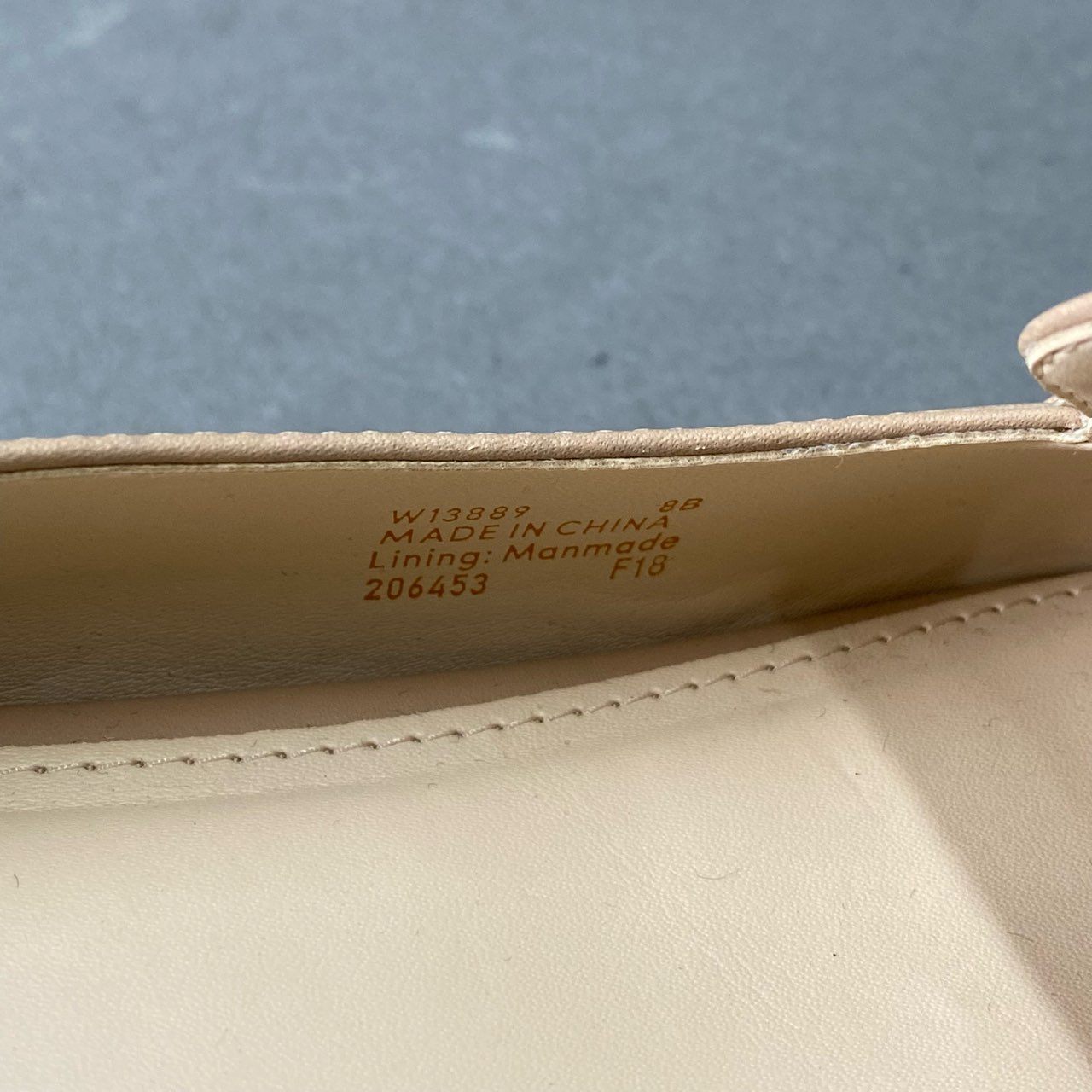 4c8 《美品》 COLE HAAN コールハーン W13889 マーリー スキマー II スリッポンシューズ パンプス 8 ベージュ レザー 牛革 スエード