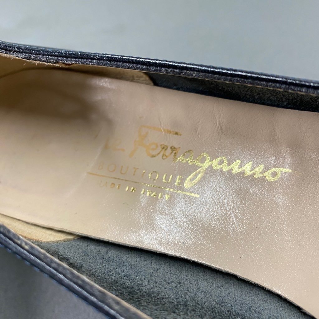 3b6 Salvatore Ferragamo サルヴァトーレフェラガモ イタリア製 ヴァラリボン ヒール パンプス シューズ 6 1/2 ネイビー グリーン系 レザー MADE IN ITALY