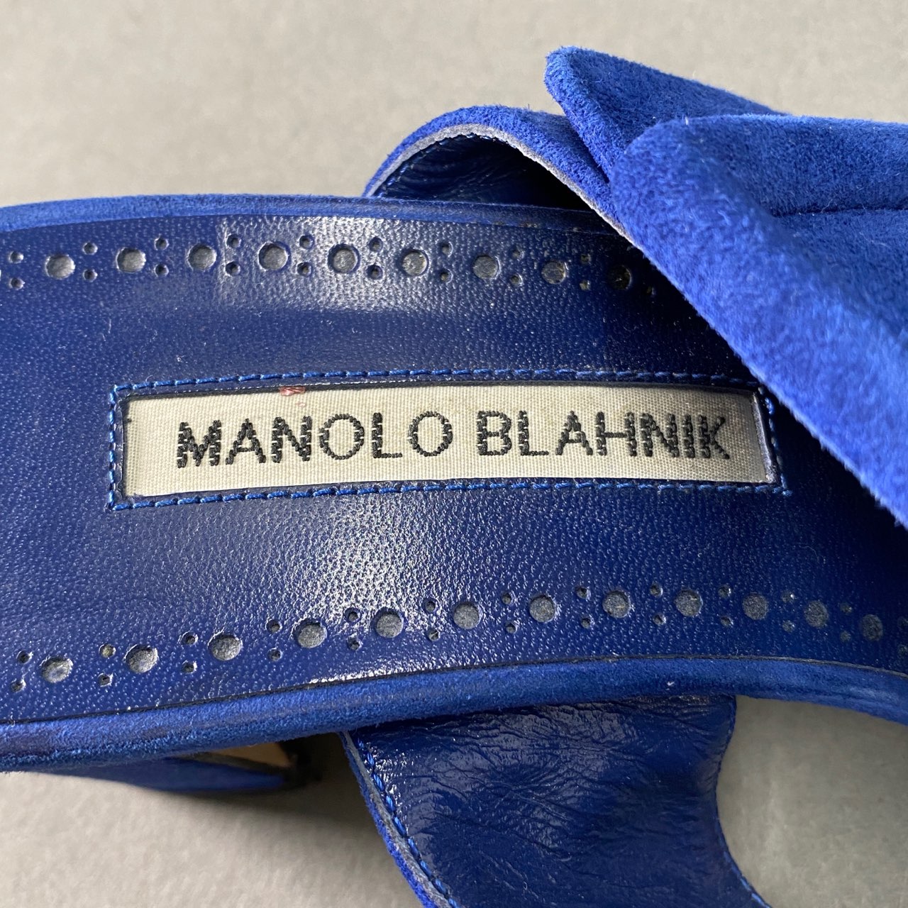 2A23 MANOLO BLAHNIK マノロブラニク スウェード バックルサンダル 38 ブルー シューズ ミュール ベルト 夏物