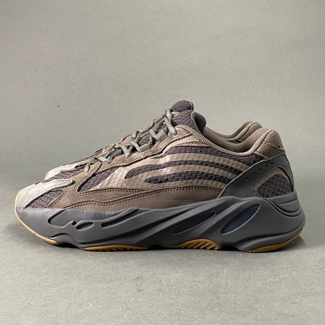 3L21 adidas アディダス YEEZY BOOST 700 V2 イージーブースト 28cm グレー スニーカー シューズ EG6860 カニエウエスト