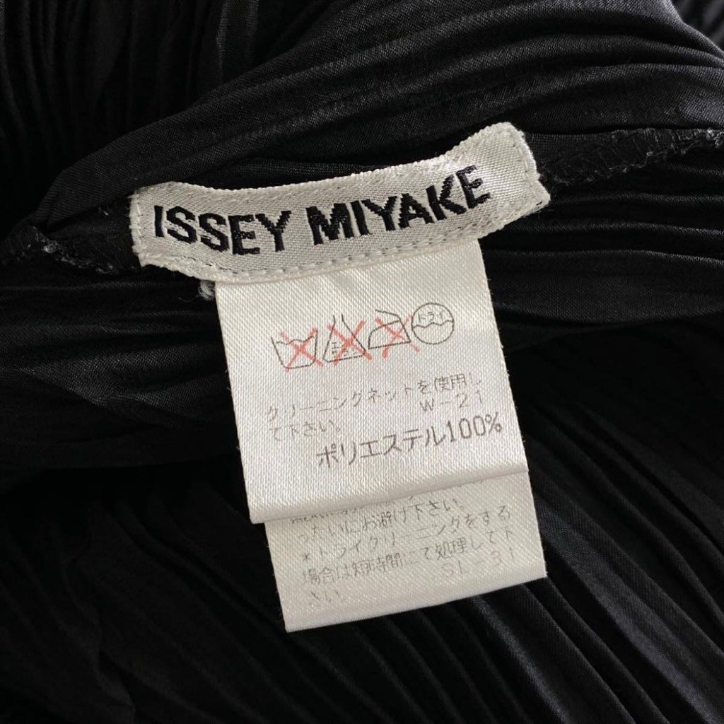 63j8 《美品》 ISSEY MIYAKE イッセイミヤケ プリーツロングコート M ブラック PLEATS PLEASE スプリングコート 日本製