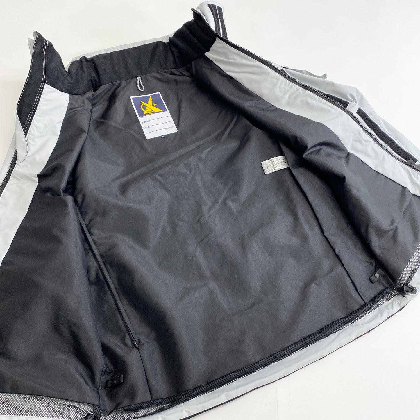 72k11《新品》HELLY HANSEN ヘリーハンセン オーシャンフレイジャケット マウンテンパーカ XL ライトグレー HH11990