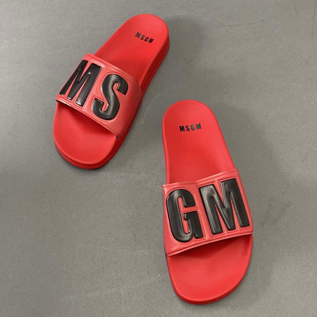 1j14-2 《未使用保管品》 MSGM エムエスジーエム プールサンダル ビーチサンダル シャワー 41 レッド スリッパ シューズ イタリア製 箱等付属