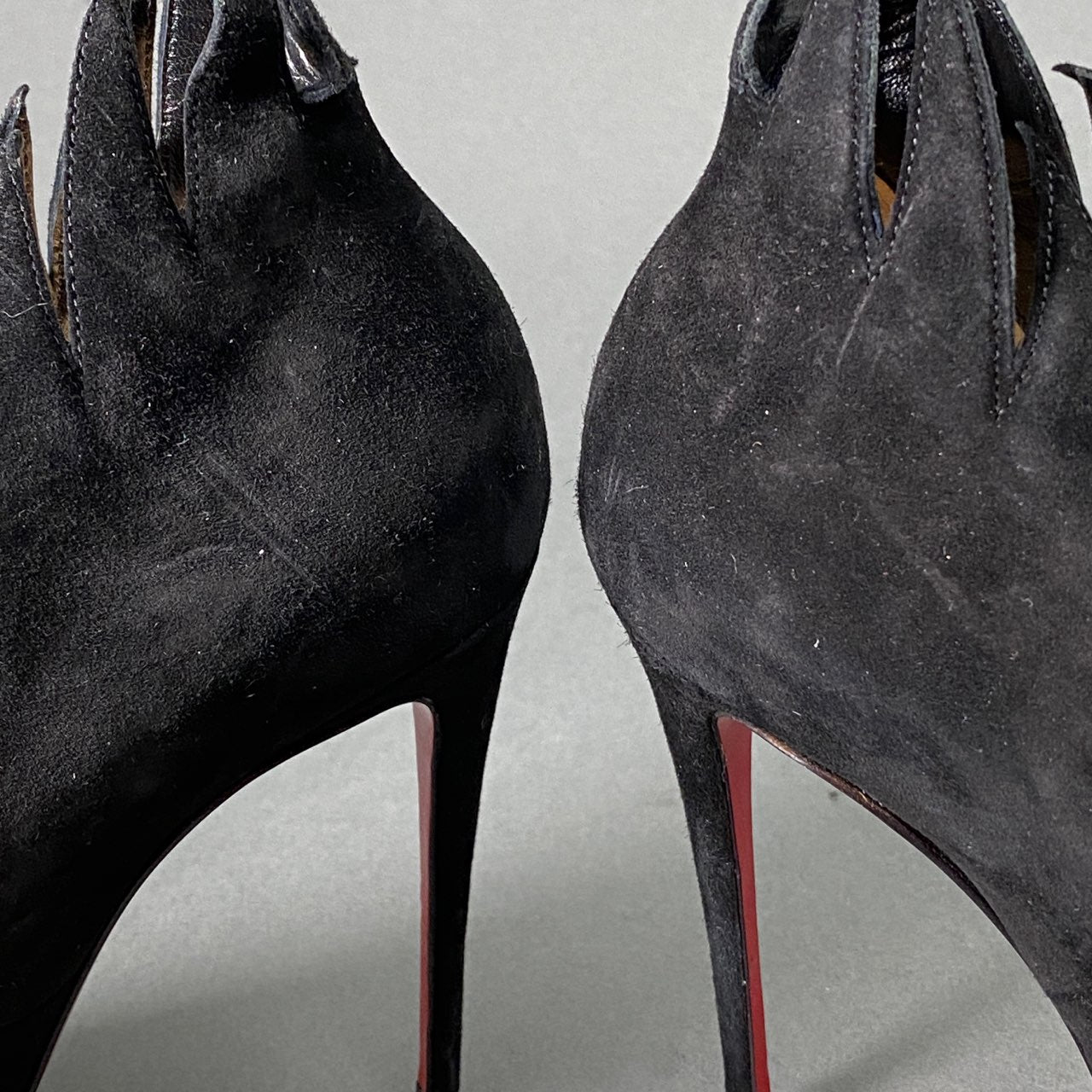 2L25《伊製》Christian Louboutin クリスチャンルブタン ピンヒール パンプス 36 1/2 ブラック スウェード レディース 靴