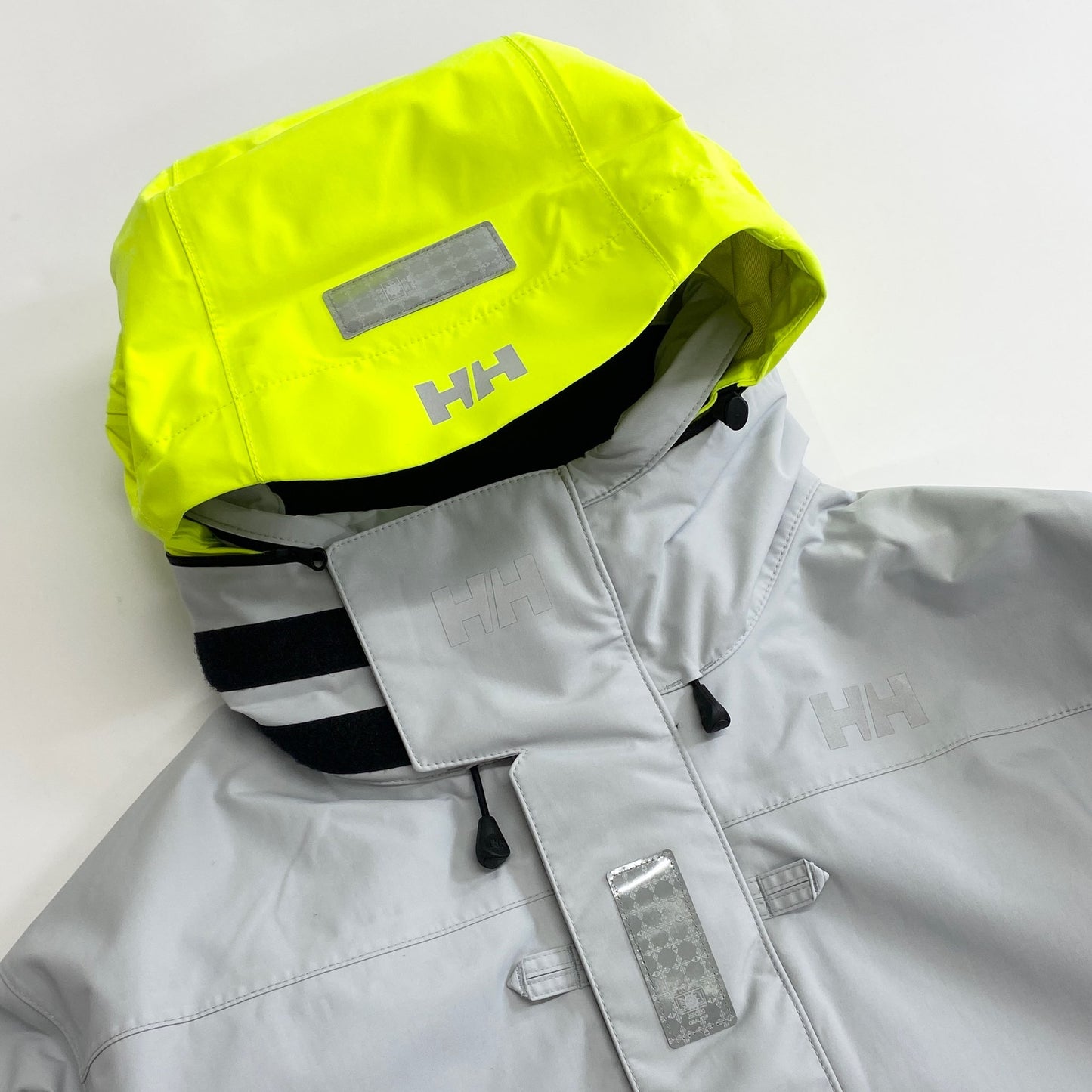 72k11《新品》HELLY HANSEN ヘリーハンセン オーシャンフレイジャケット マウンテンパーカ XL ライトグレー HH11990