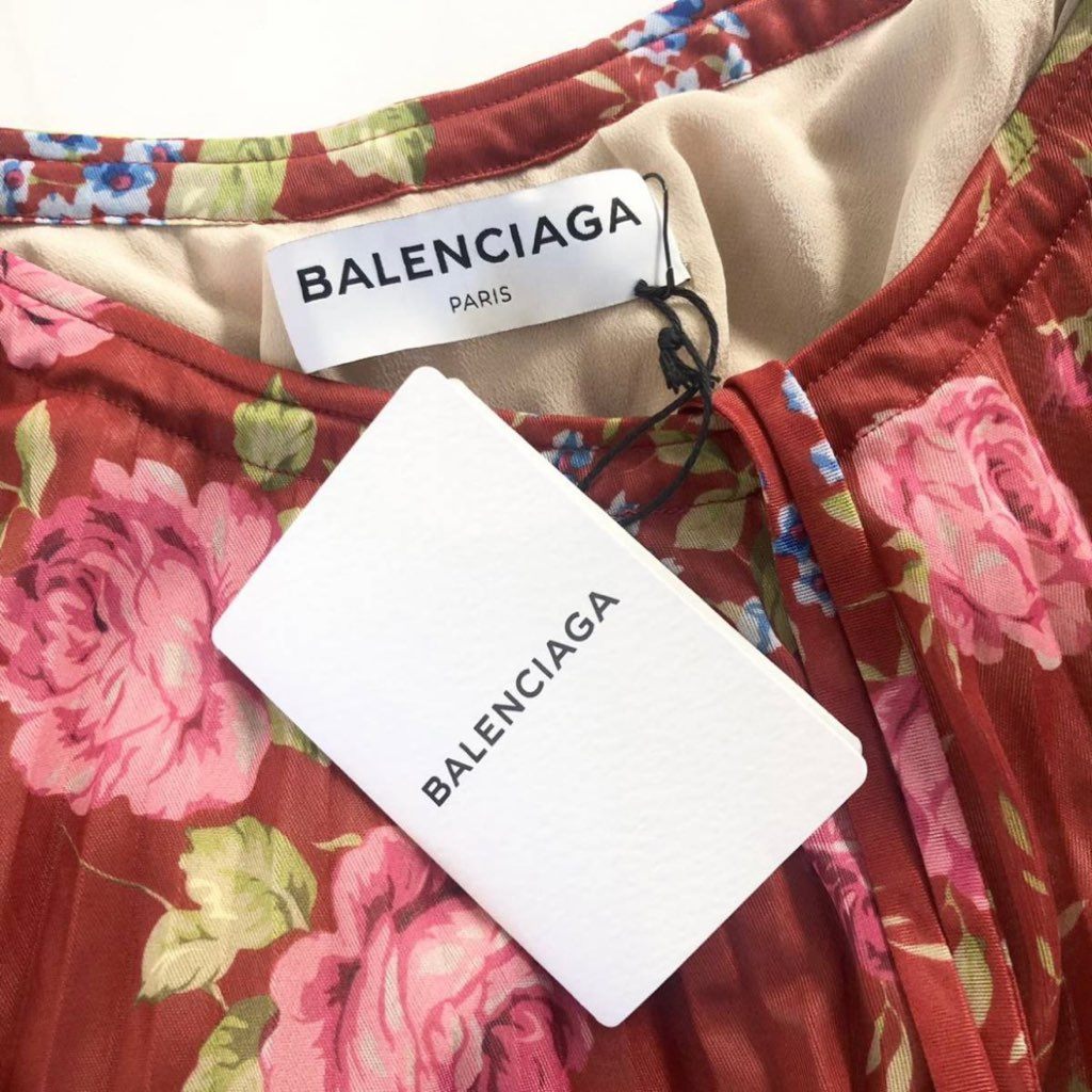 29i27 《未使用》 BALENCIAGA バレンシアガ 17SS デムナ期 シルク100％ 花柄ワンピース F34 レッド ドレス ドルマン 総柄