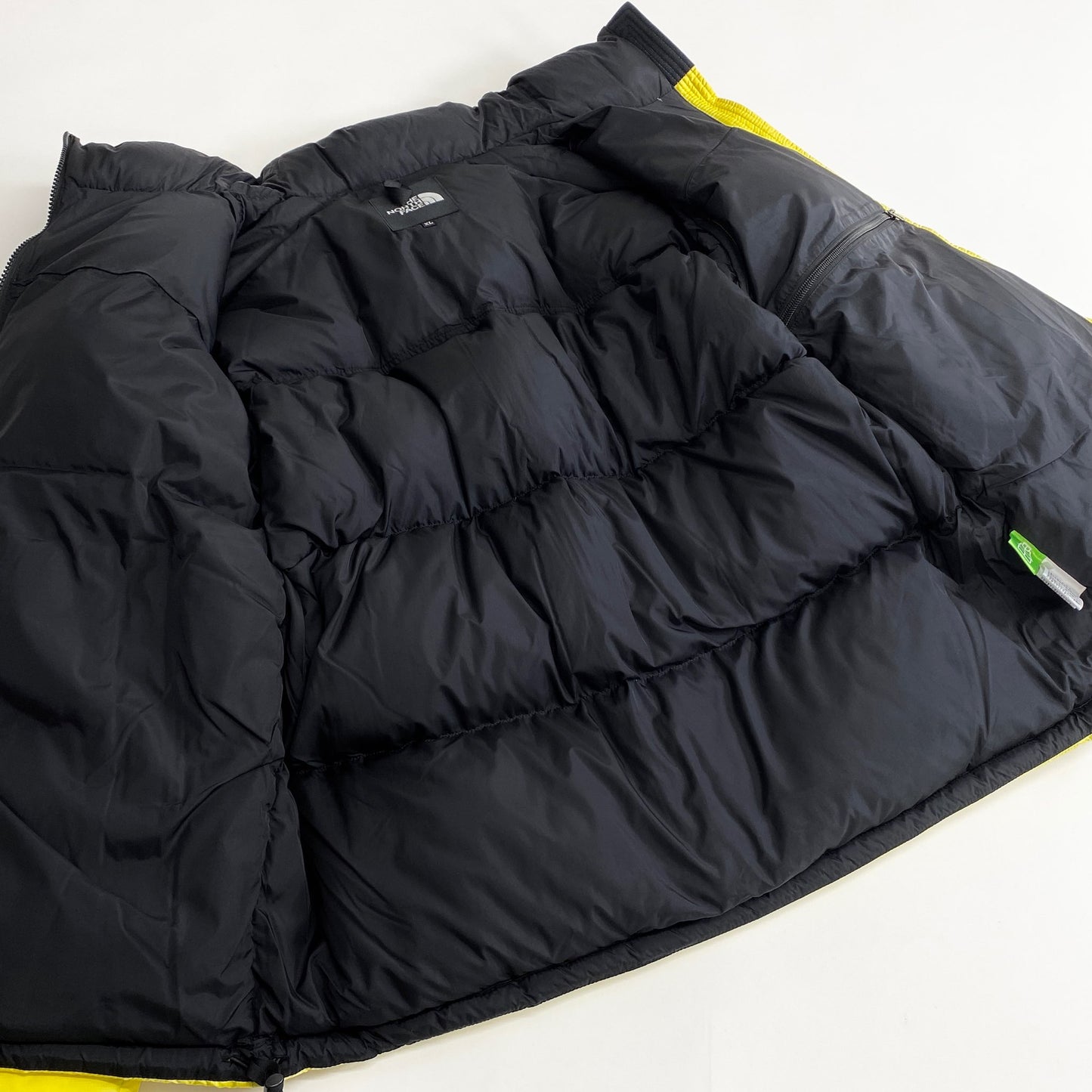 71k11 《新品タグ付き》THE NORTH FACE ザノースフェイス ヌプシ ダウンジャケット XL イエロー×ブラック ND92234