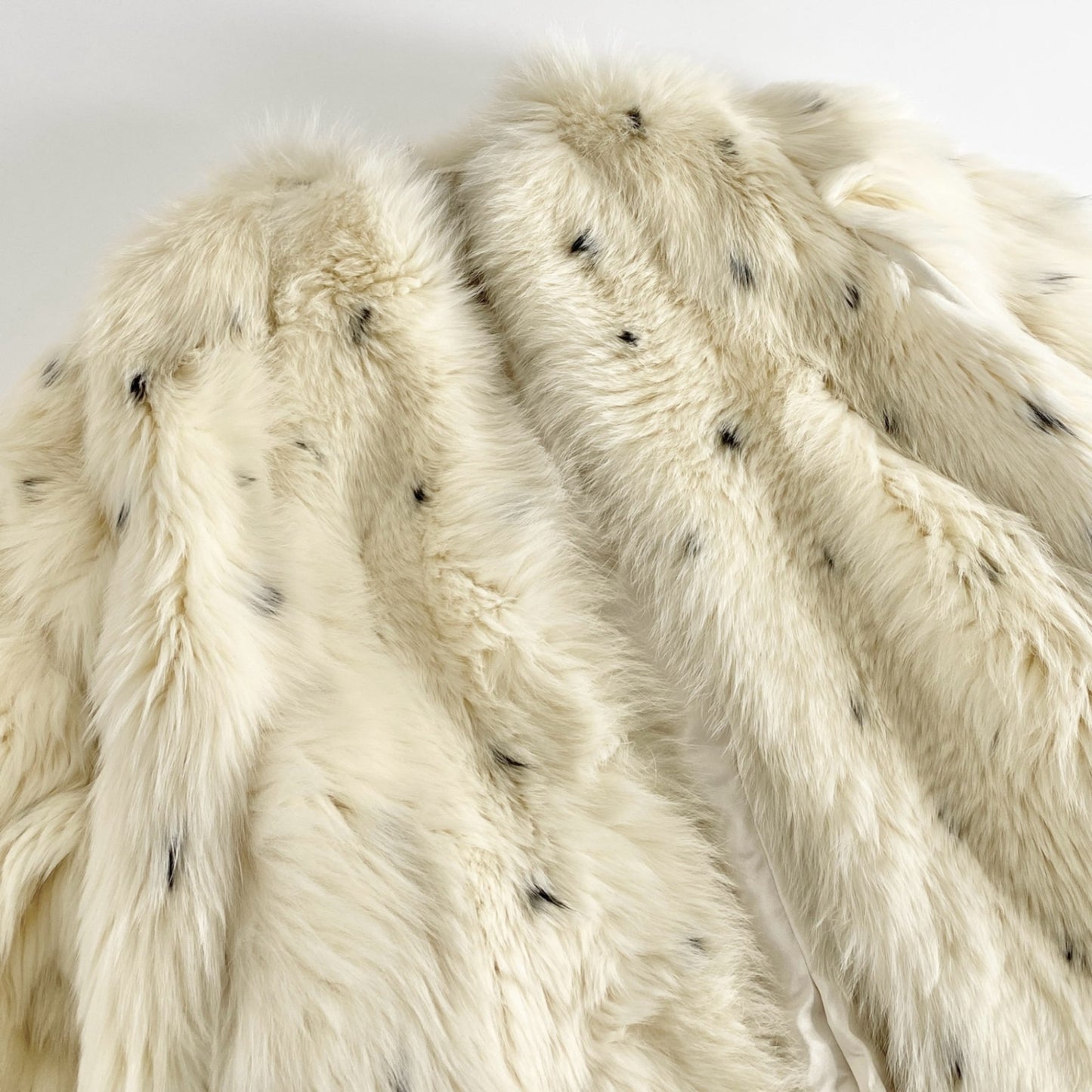 11b29 《最高級毛皮》 mila schon furs ミラショーン 斑点 フォックスファー フォックスコート セミロングコート 着丈95cm 毛皮コート リアルファーコート オフホワイト系 フォックスファー FOXFUR レディース