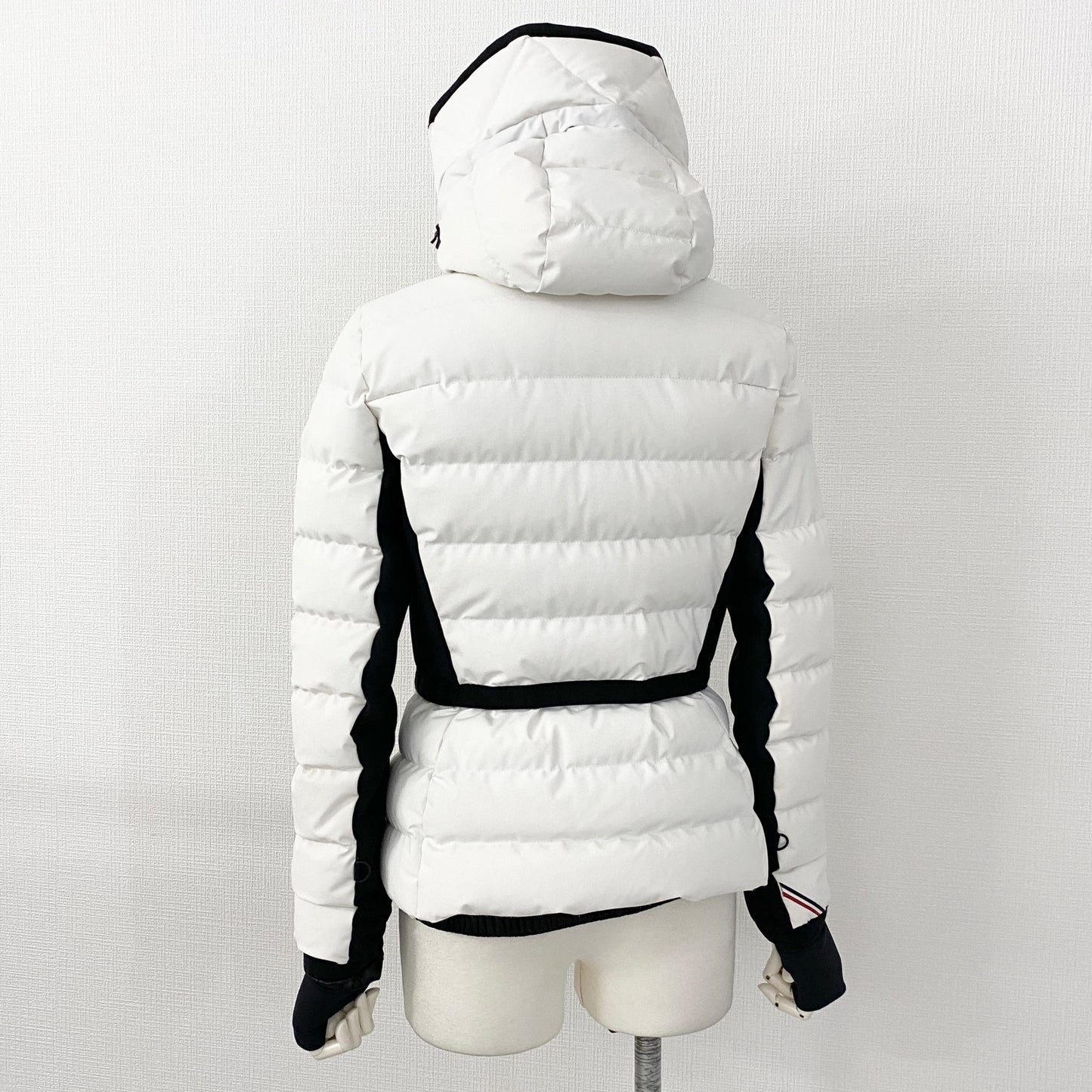 16L5 MONCLER GRENOBLE モンクレール グルノーブル LAMOURA GIUBBOTTO ラモラ ダウンジャケット 0 ホワイト レディース アウター