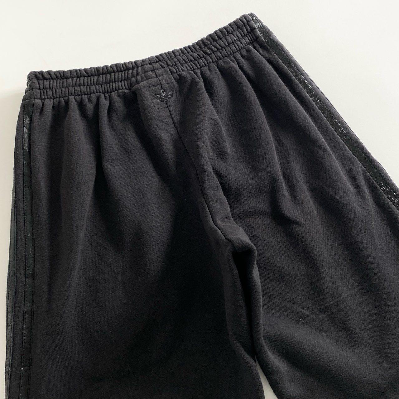 45b26 adidas アディダス スウェットパンツ ロングパンツ S ブラック 裾サイドジップ ジップポケット 裏起毛 ボトムス