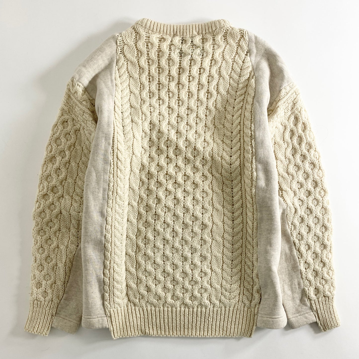 22a19 HURRAY HURRAY フレイフレイ アイルランド製 C6010L COMPOSITION SWITCH KNIT 再構築 リメイク ケーブル ニット セーター スウェット 切替 トップス クルーネック Mサイズ クリーム ベージュ系 MADE IN IRELAND