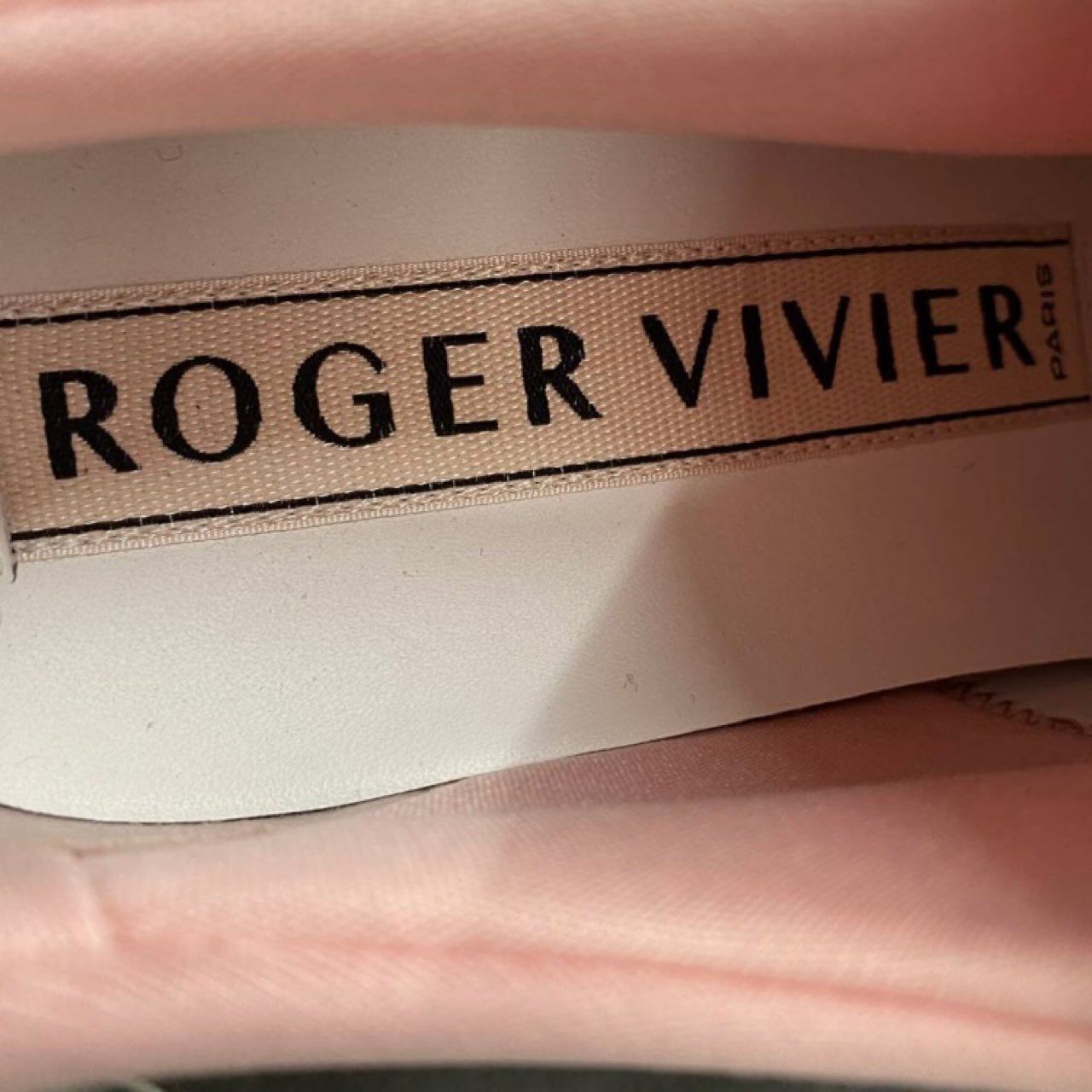 7g31 《美品》 ROGER VIVIER ロジェヴィヴィエ VivRun メッシュ レザー ローカットスニーカー 38.5 25.5cm 厚底