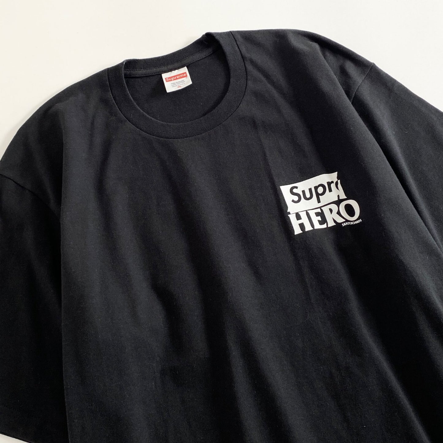 53a31 《美品》 Supreme シュプリーム × ANTI HERO アンチヒーロー 22SS Dog Tee ドッグTシャツ XL ブラック カットソー