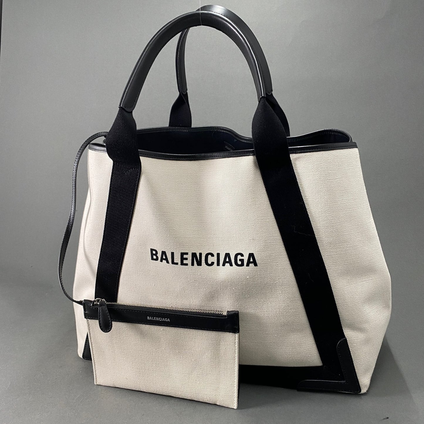 2L16 《美品》 BALENCIAGA バレンシアガ 339936 ネイビーカバス トートバッグ ポーチ付 ナチュラル/ブラック　クリーム キャンバス