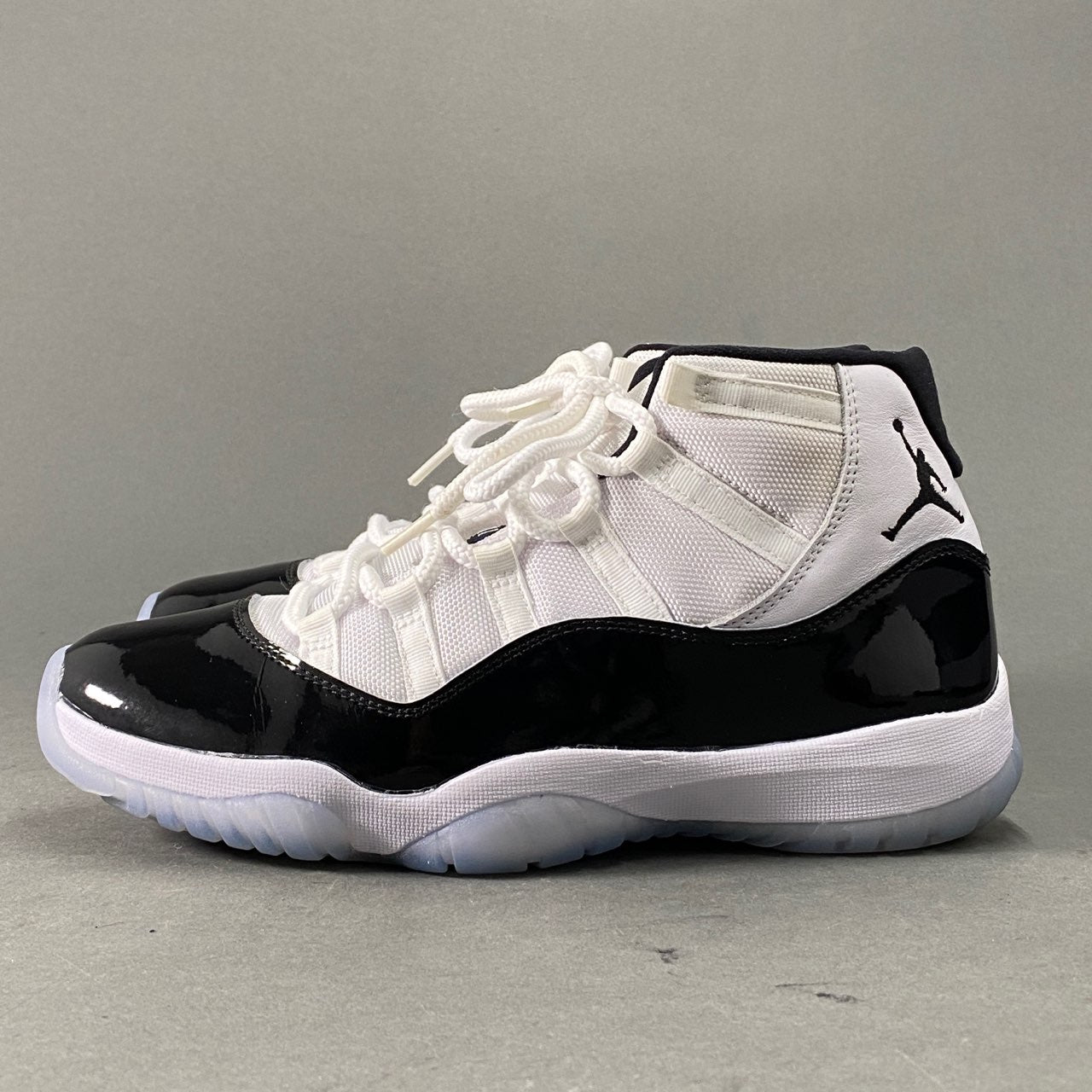 L24 NIKE ナイキ AIR JORDAN 11 RETRO エアジョーダン レトロ 27.5 ホワイト ブラック スニーカー 378037-100