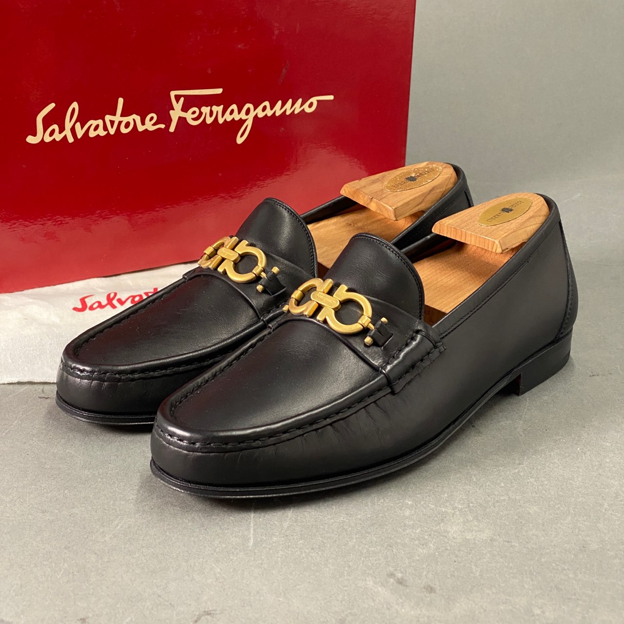 9L6 《美品》 イタリア製 Salvatore Ferragamo サルヴァトーレフェラガモ ローファー 7 ブラック メンズ ビジネスシューズ ドレスシューズ