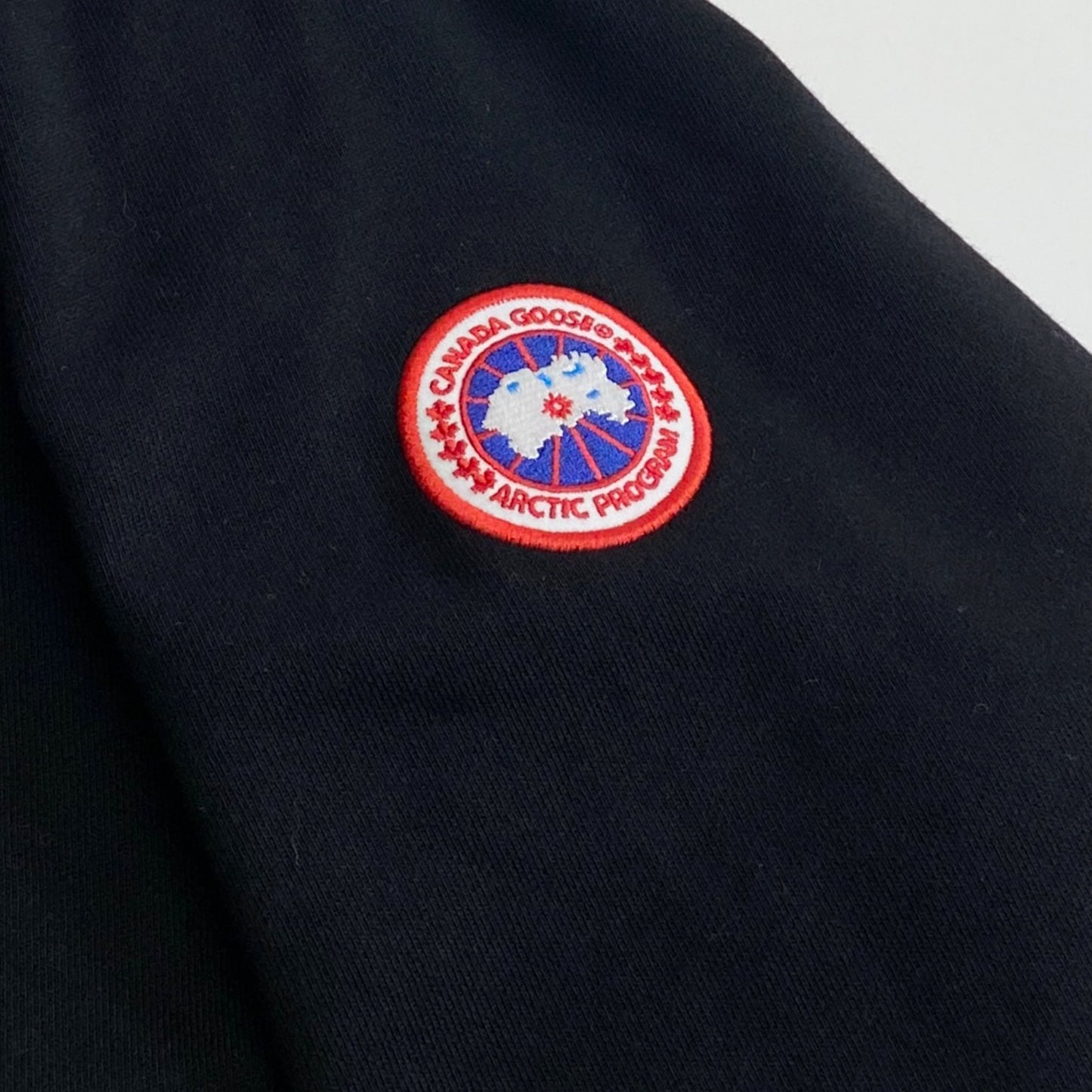 72k11《極美品》イタリア製 CANADA GOOSE カナダグース ワッペン付き フードパーカー スウェットパーカー  LG ブラック 裏地パイル