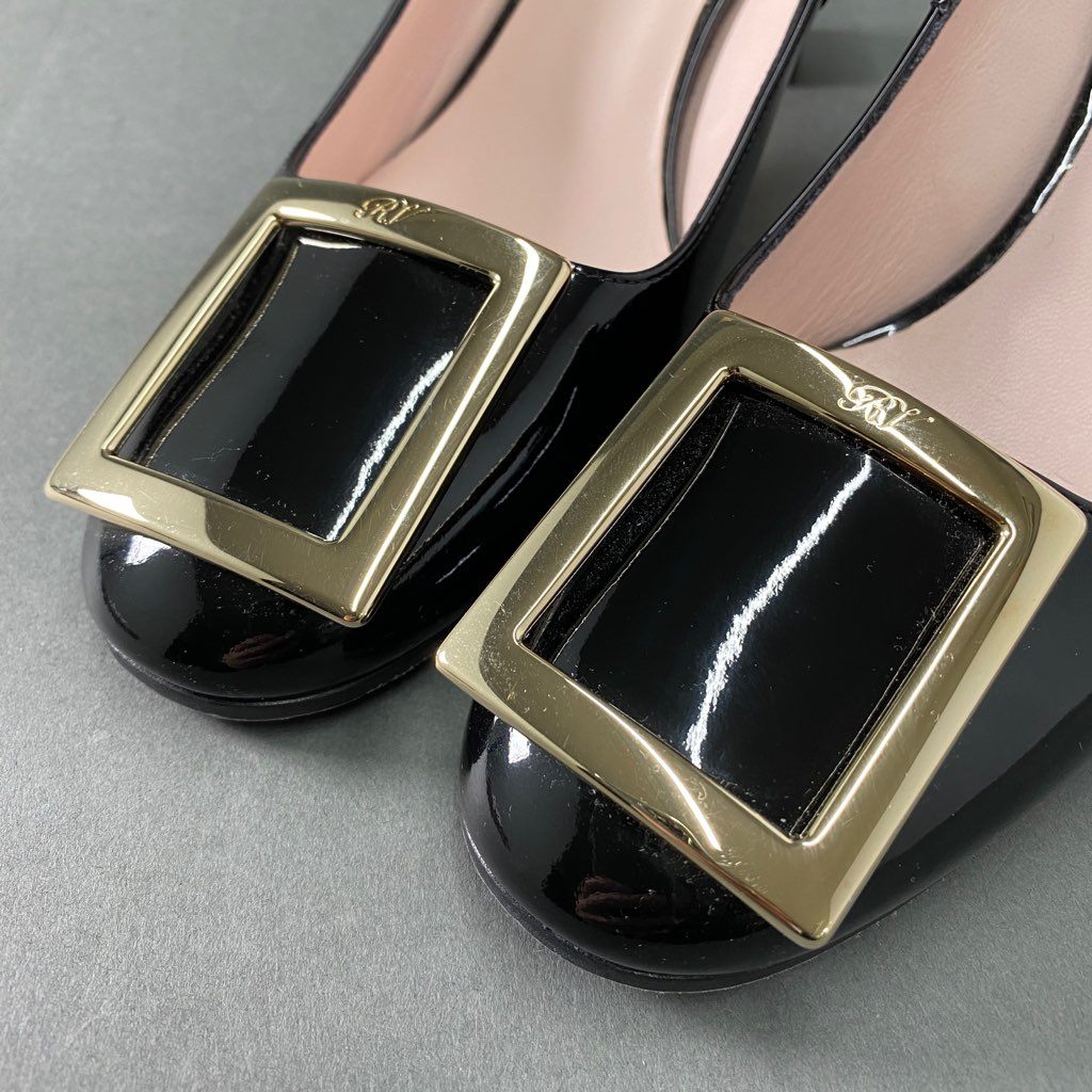 3b6 《美品》 Roger Vivier ロジェヴィヴィエ トランペット ゴールドバックル パンプス 37 1/2 ブラック パテントレザー シューズ イタリア製