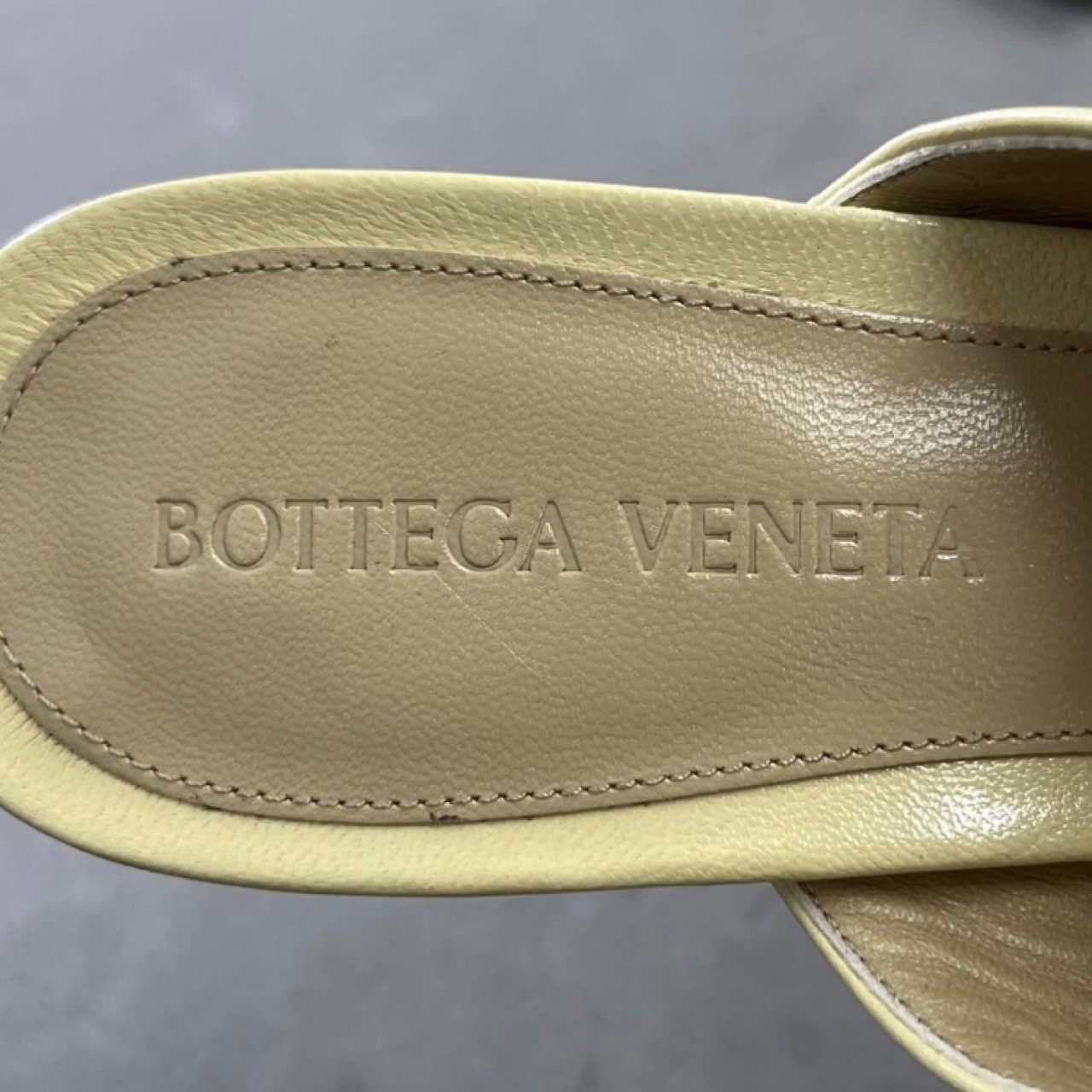 2i19 BOTTEGA VENETA ボッテガヴェネタ レザーサンダル ミュール パンプス スクエアトゥ 35 1/2 イエロー イタリア製