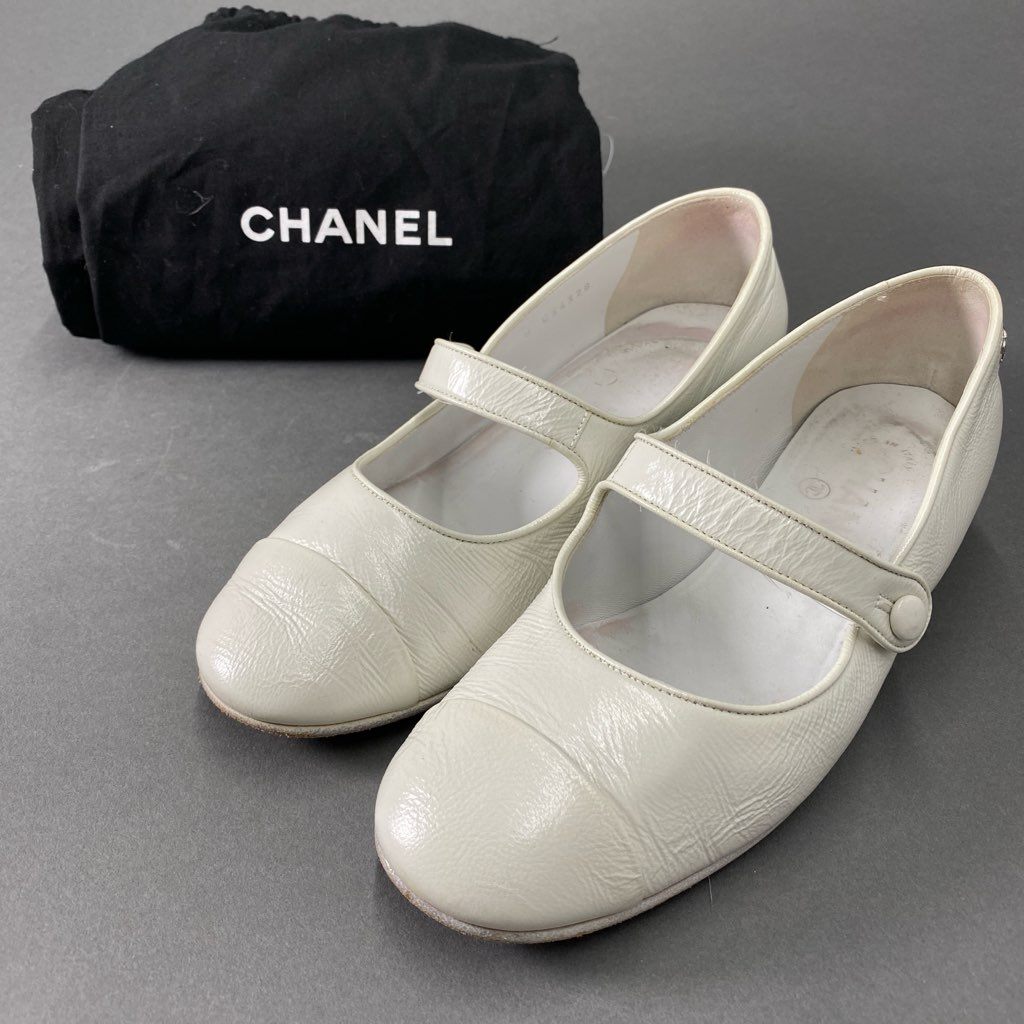 2b24 イタリア製 CHANEL シャネル ストラップパンプス G34328 37C ホワイト レザー ココマーク ローヒール レディース 女性用