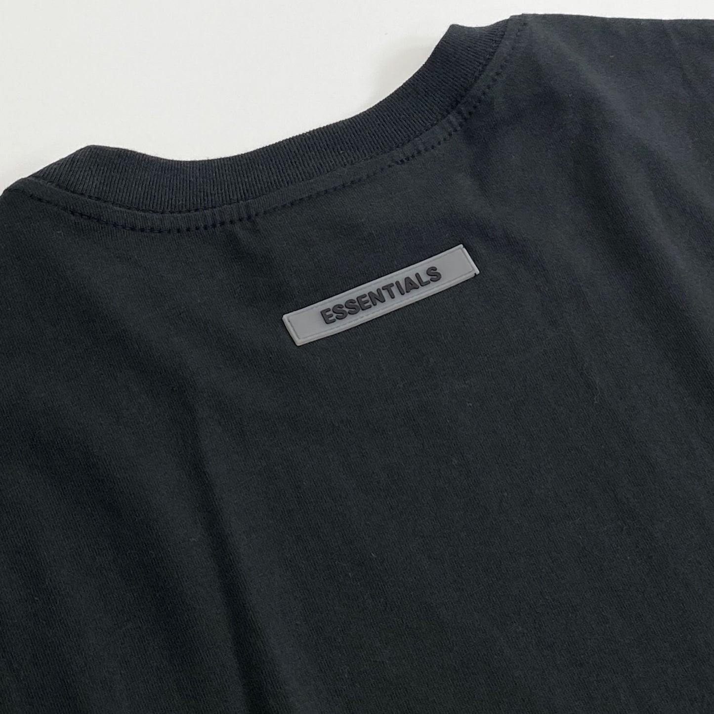 73k12《美品》ESSENTIALS エッセンシャルズ ロゴTシャツ L ブラック FEAR OF GOD カットソー TEE 半袖